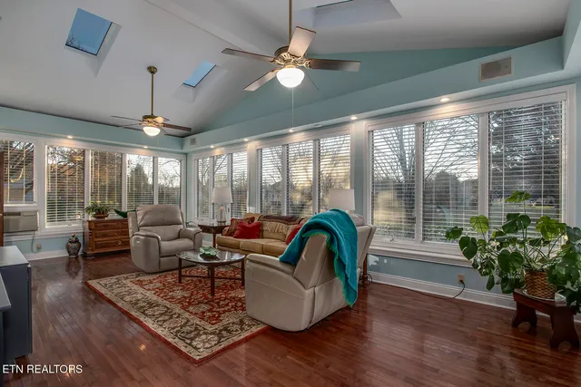 $775,000 | 129 Kiowa Way, Loudon, TN 37774