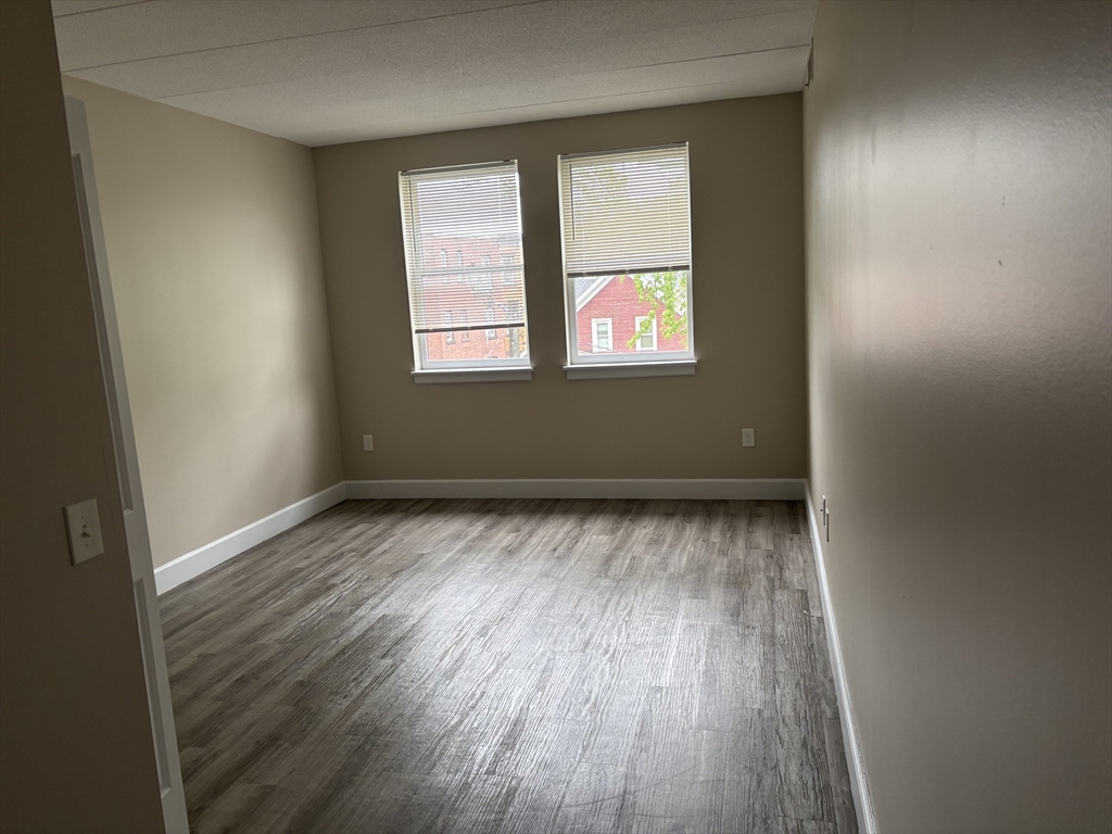 34 Sumner Avenue, Unit 301 Springfield, MA 01108 - Photo 5 of 8 Gallery Image 5