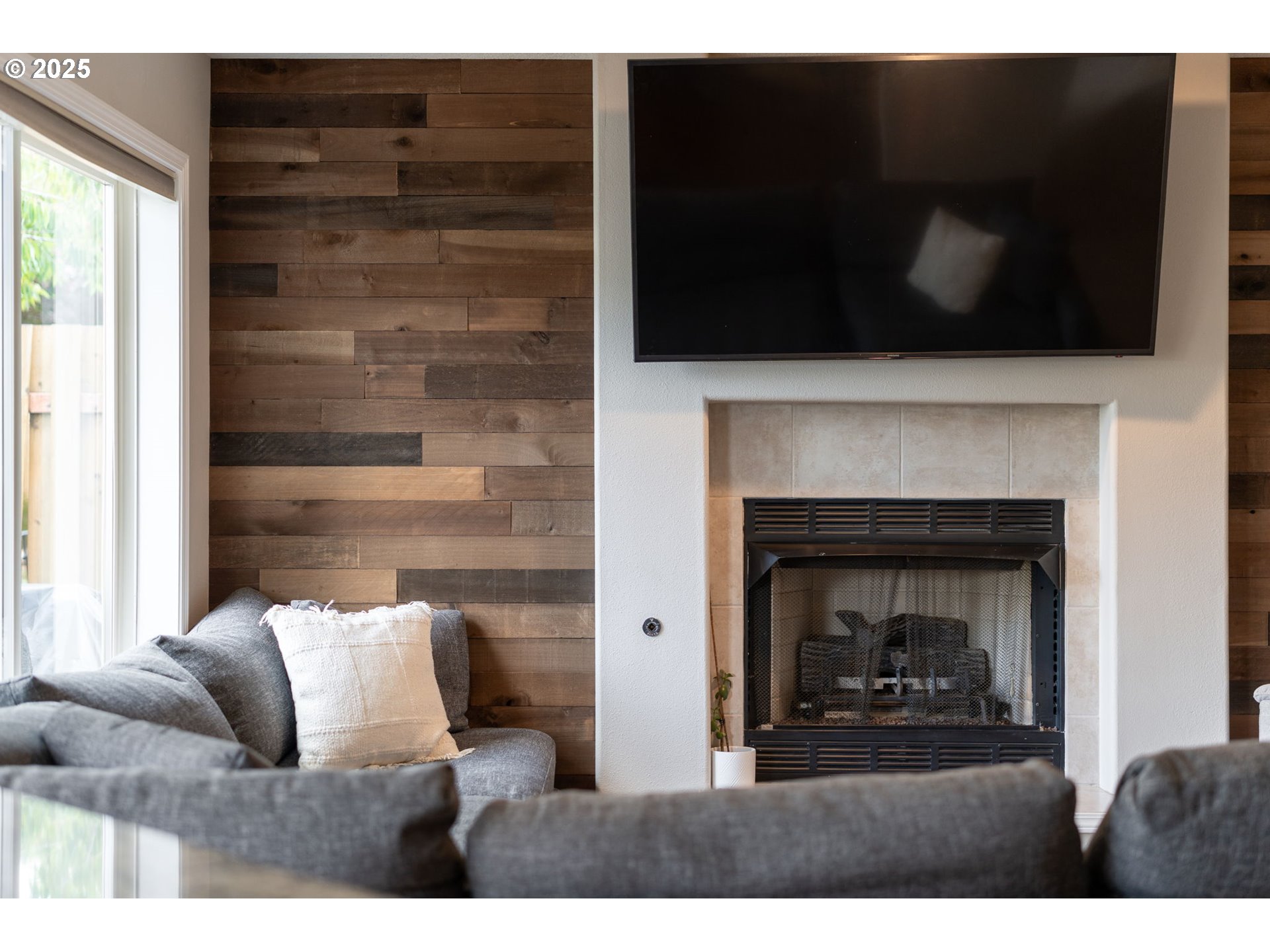 2326 Southeast Robin Lane Gresham, OR 97080 - Photo 16 of 33 a living room with furniture and a fireplace