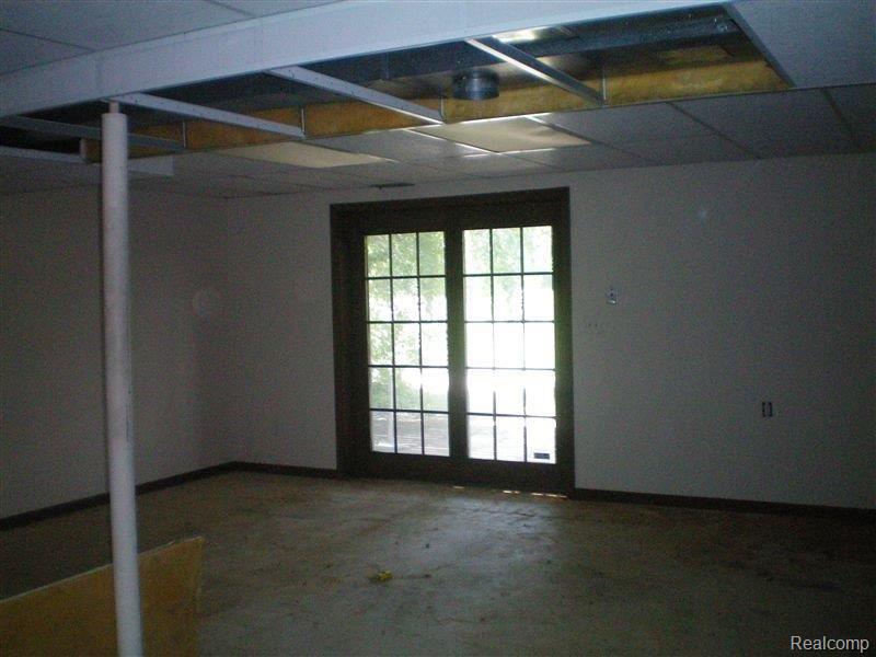 1375 North Van Road Holly, MI 48442 - Photo 11 of 14 Recreation Room w/walkout