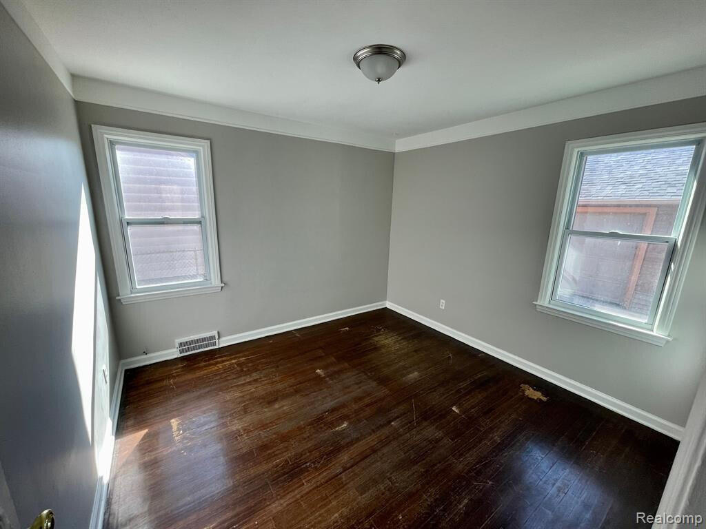 5299 Farmbrook Street Detroit, MI 48224 - Photo 11 of 20 20230506154548165130000000-o