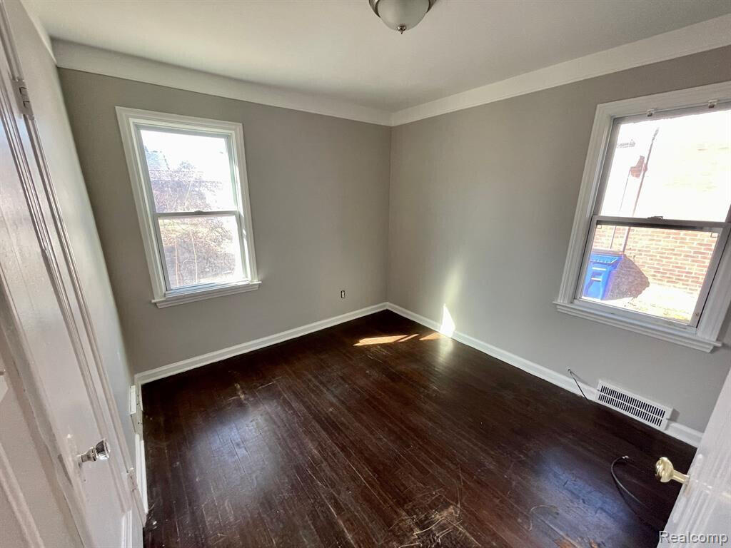 5299 Farmbrook Street Detroit, MI 48224 - Photo 10 of 20 20230506154548165123000000-o