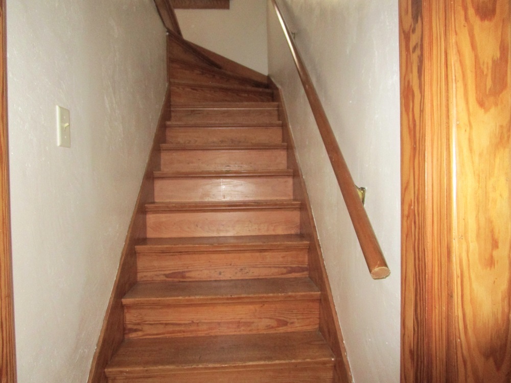 119 West Chestnut Street Compton, IL 61318 - Photo 11 of 27 a view of entryway