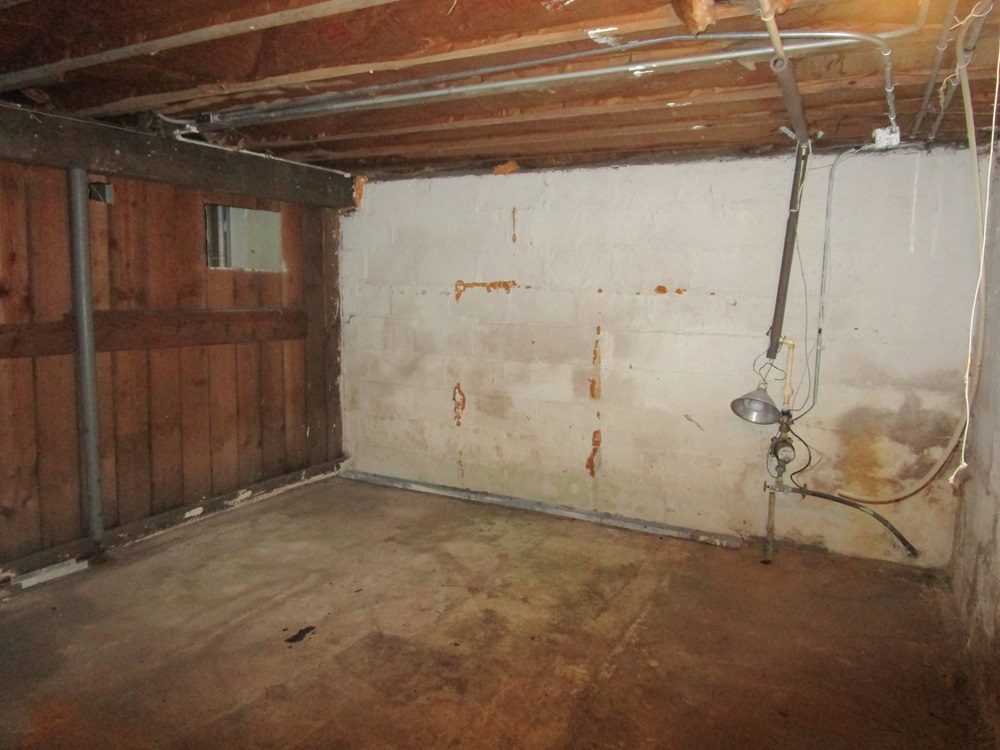 119 West Chestnut Street Compton, IL 61318 - Photo 23 of 27 a view of a room with a shower