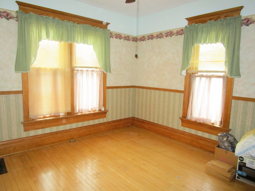 119 West Chestnut Street Compton, IL 61318 - Photo 5 of 27 a view of an empty room with a window