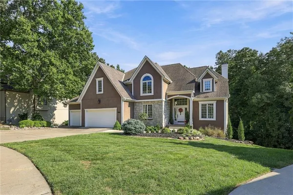 $825,000 | 1325 Northwest 47th Street, Kansas City, MO 64116