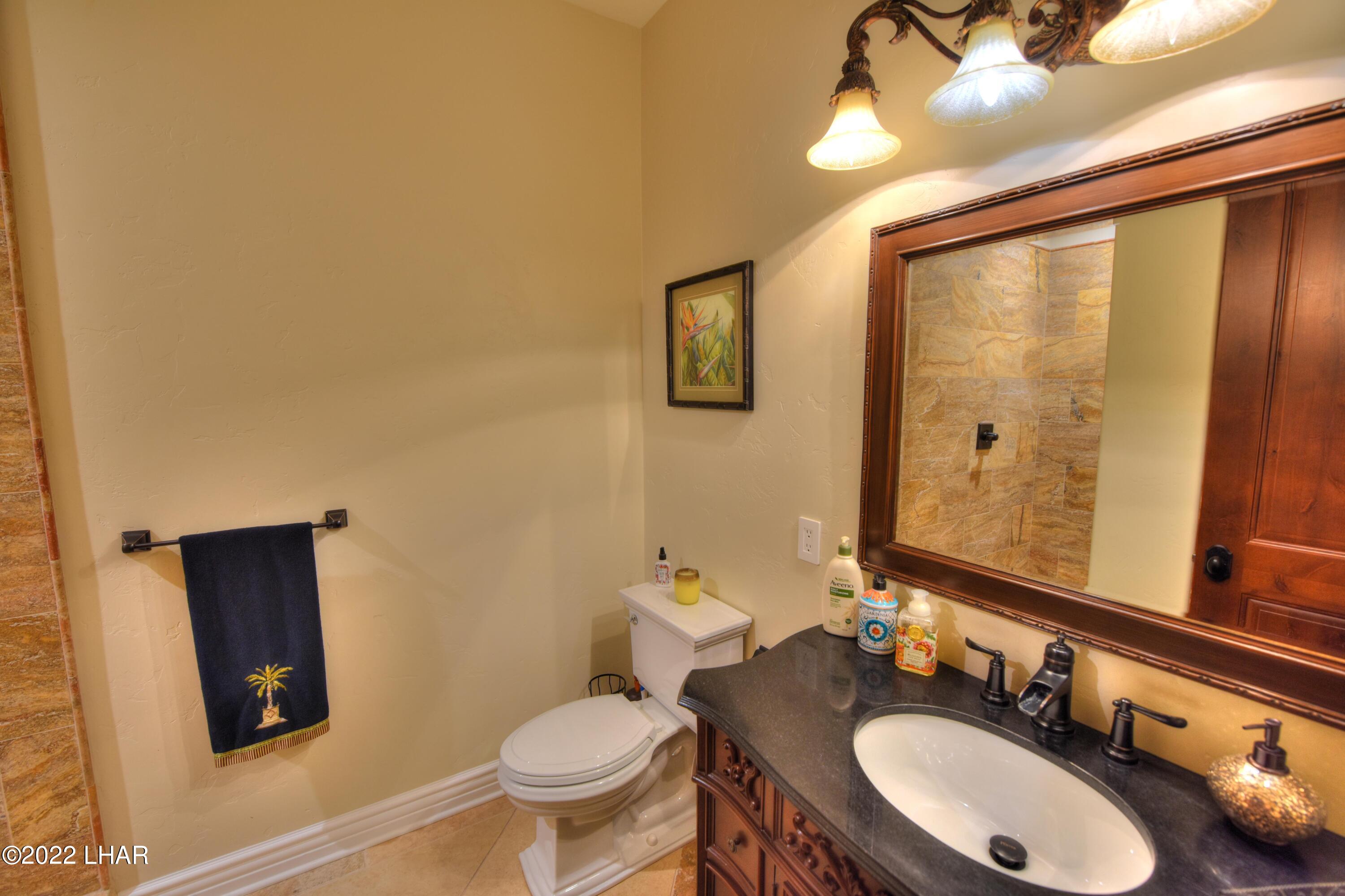 9396 Riverside Drive Parker, AZ 85344 - Photo 24 of 81 DOWNSTAIRS 3/4 BATH