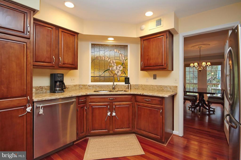 3865 Inverness Road Fairfax, VA 22033 - Photo 10 of 30 Kitchen