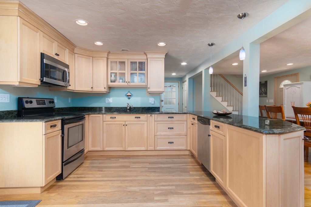 63 Kimball Road Amesbury, MA 01913 - Photo 6 of 30