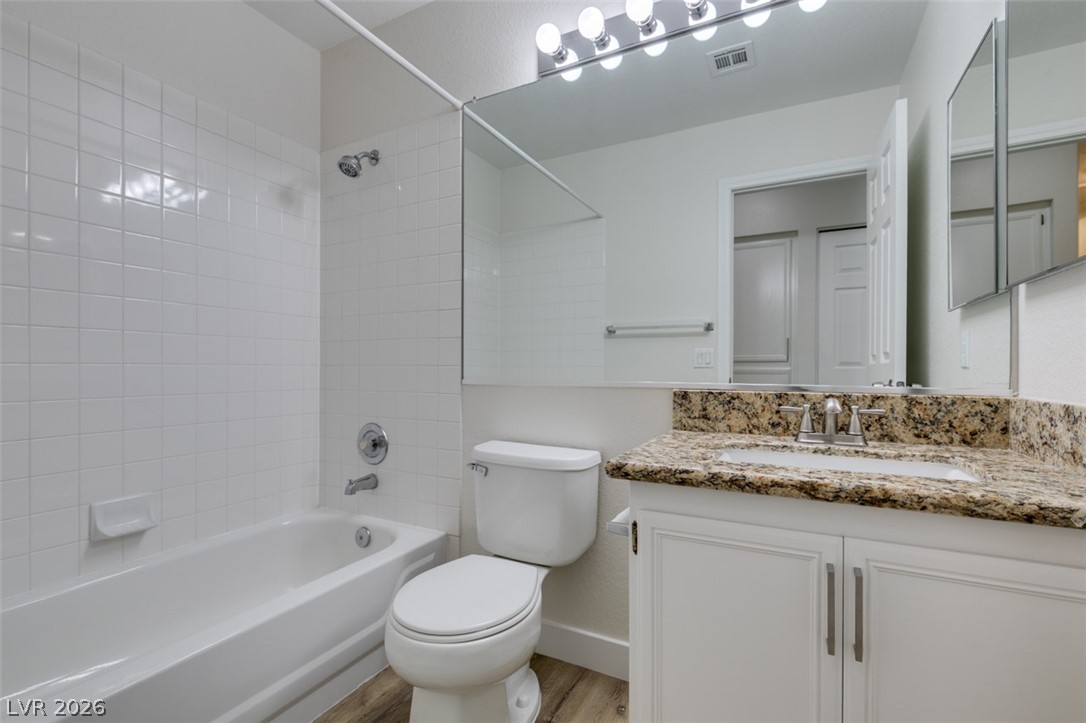 1904 Cardinal Point Street Henderson, NV 89012 - Photo 18 of 23 Guest Bathroom