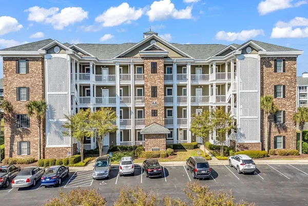 $229,900 | 4823 Magnolia Lake Drive, Unit 302, Myrtle Beach, SC 29577