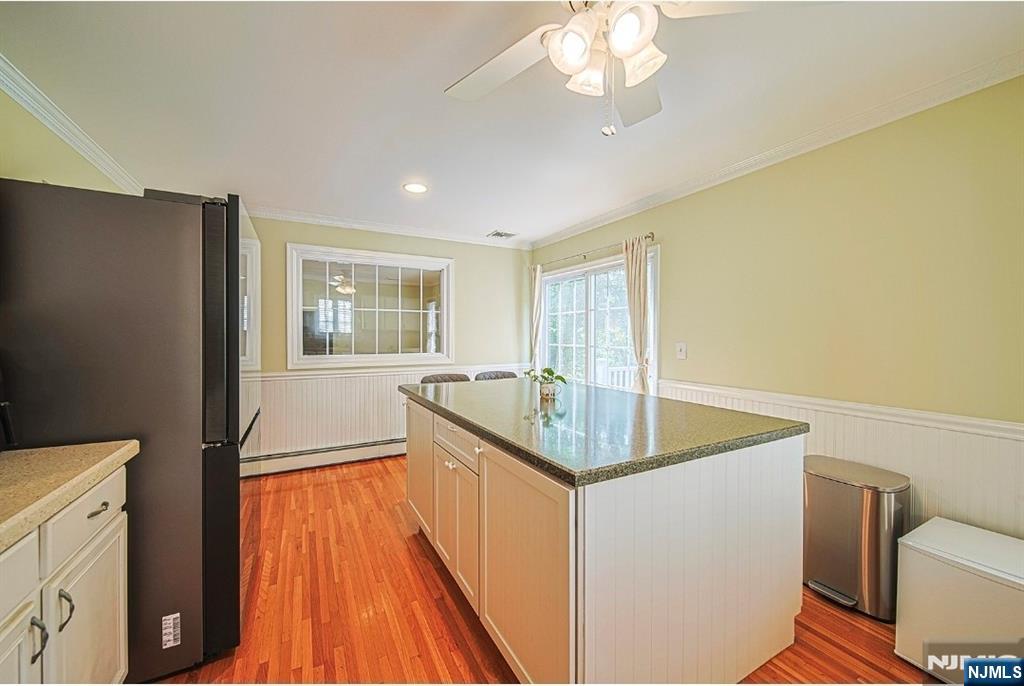 705 Gettysburg Place Paramus, NJ 07652 - Photo 16 of 32