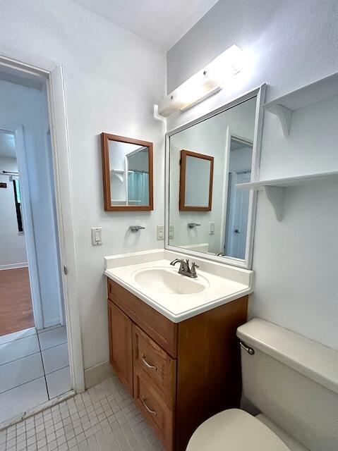 10551 Country Club Terrace Boca Raton, FL 33428 - Photo 14 of 41 BATHROOM