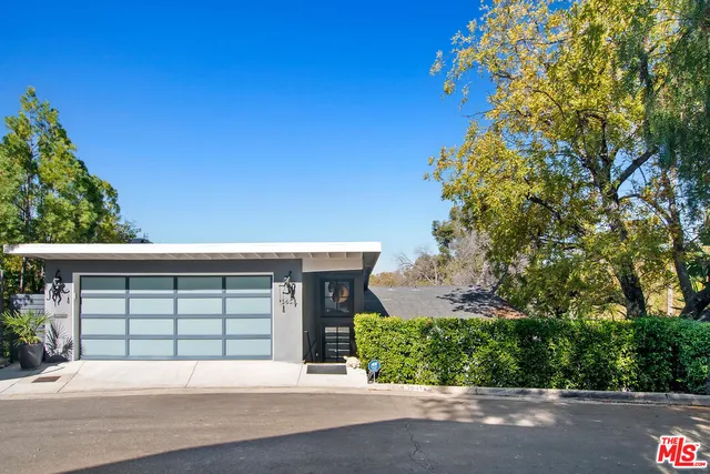 $2,199,000 | 3631 Buena Park Drive, Studio City, CA 91604