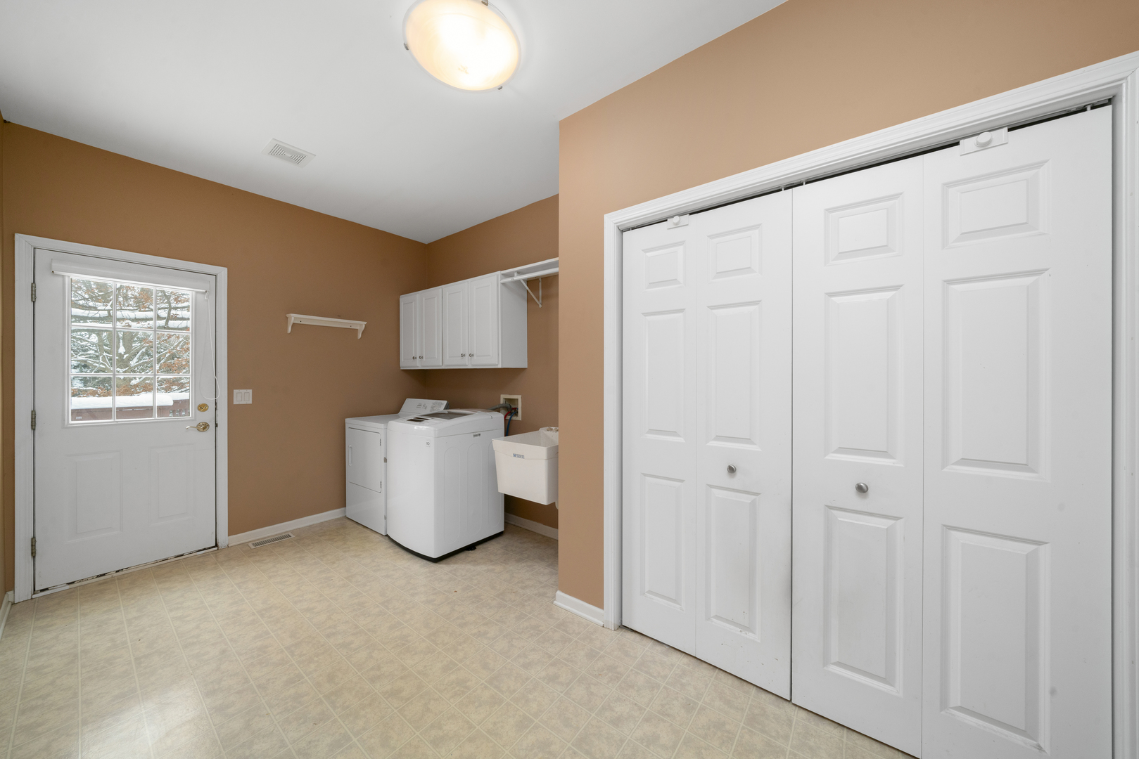 757 Merrill New Road Sugar Grove, IL 60554 - Photo 19 of 51