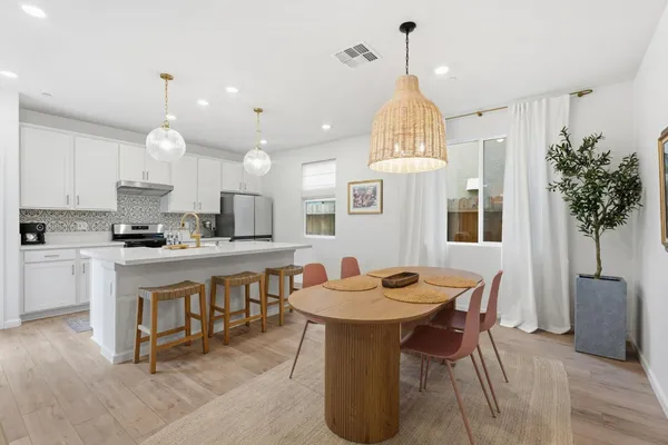 $459,000 | 6672 East Washington Avenue, Fresno, CA 93727