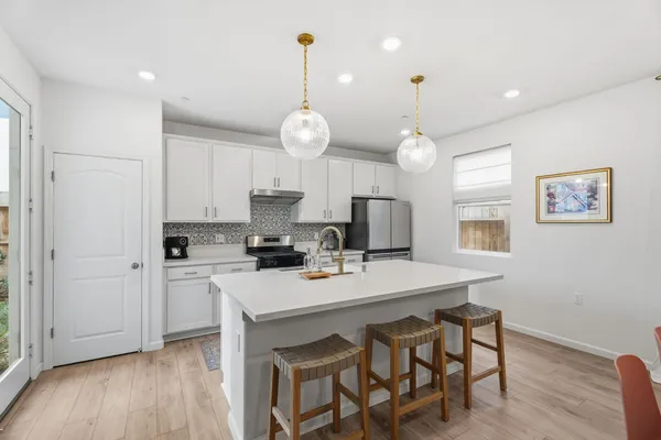 $459,000 | 6672 East Washington Avenue, Fresno, CA 93727