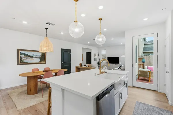 $459,000 | 6672 East Washington Avenue, Fresno, CA 93727