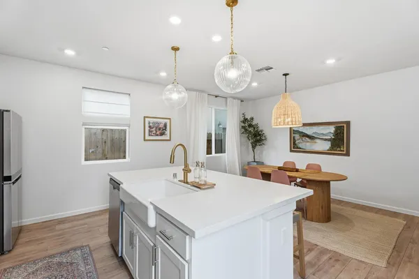 $459,000 | 6672 East Washington Avenue, Fresno, CA 93727