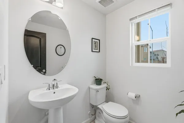 $459,000 | 6672 East Washington Avenue, Fresno, CA 93727