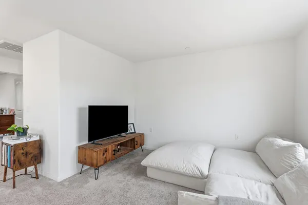 $459,000 | 6672 East Washington Avenue, Fresno, CA 93727