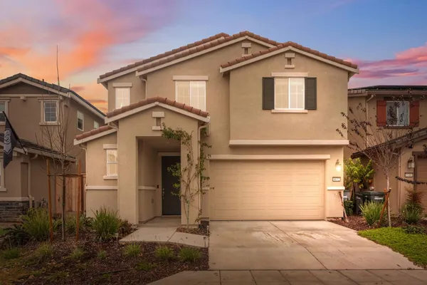 $459,000 | 6672 East Washington Avenue, Fresno, CA 93727