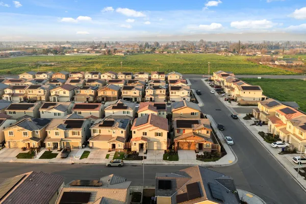 $459,000 | 6672 East Washington Avenue, Fresno, CA 93727