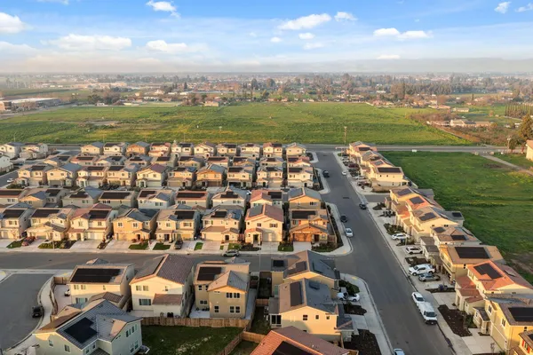 $459,000 | 6672 East Washington Avenue, Fresno, CA 93727