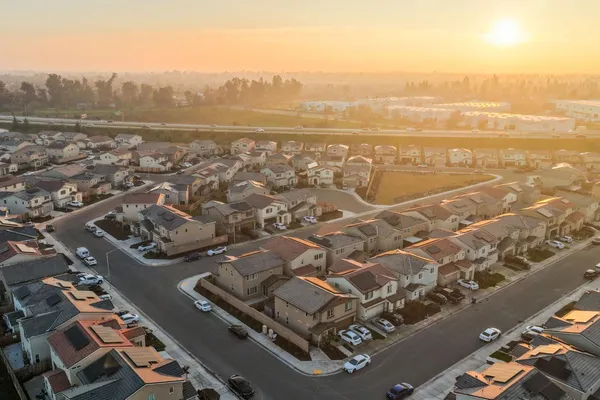 $459,000 | 6672 East Washington Avenue, Fresno, CA 93727