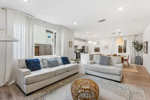 $459,000 | 6672 East Washington Avenue, Fresno, CA 93727