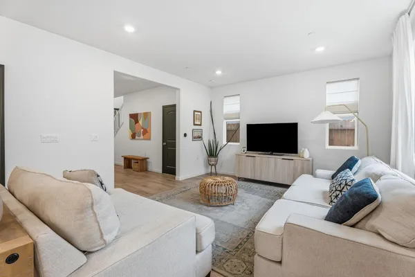 $459,000 | 6672 East Washington Avenue, Fresno, CA 93727