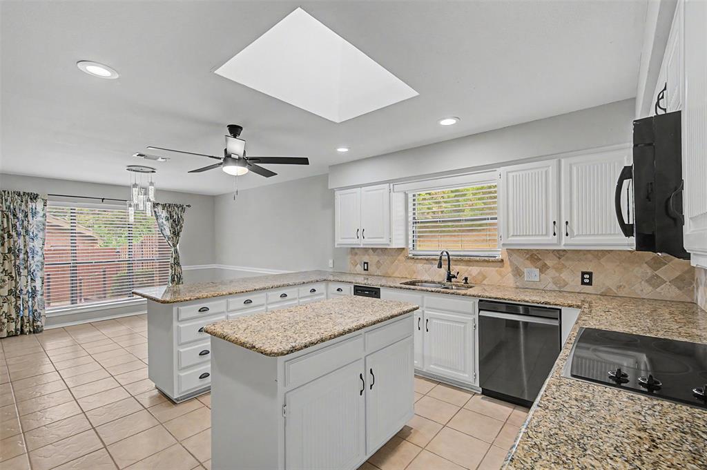 68 Legend Road Benbrook, TX 76132 - Photo 32 of 40 Gallery Image 32