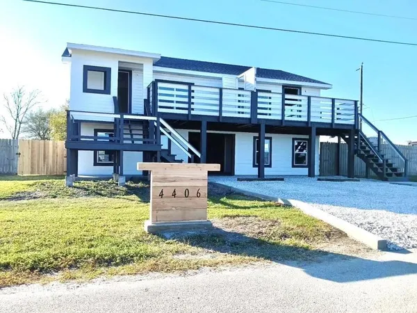 $1,400 | 4406 Helen Street, Unit 2, Hitchcock, TX 77563