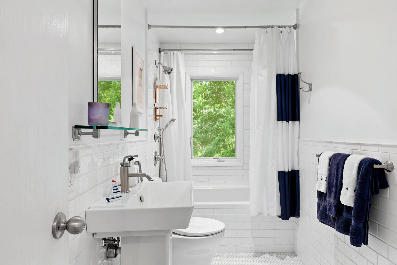 73 Water Hole Road East Hampton, NY 11937 - Photo 9 of 17 Gallery Image 9