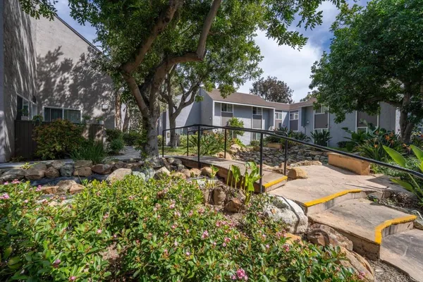 $449,900 | 6333 College Grove Way, Unit 6104, San Diego, CA 92115