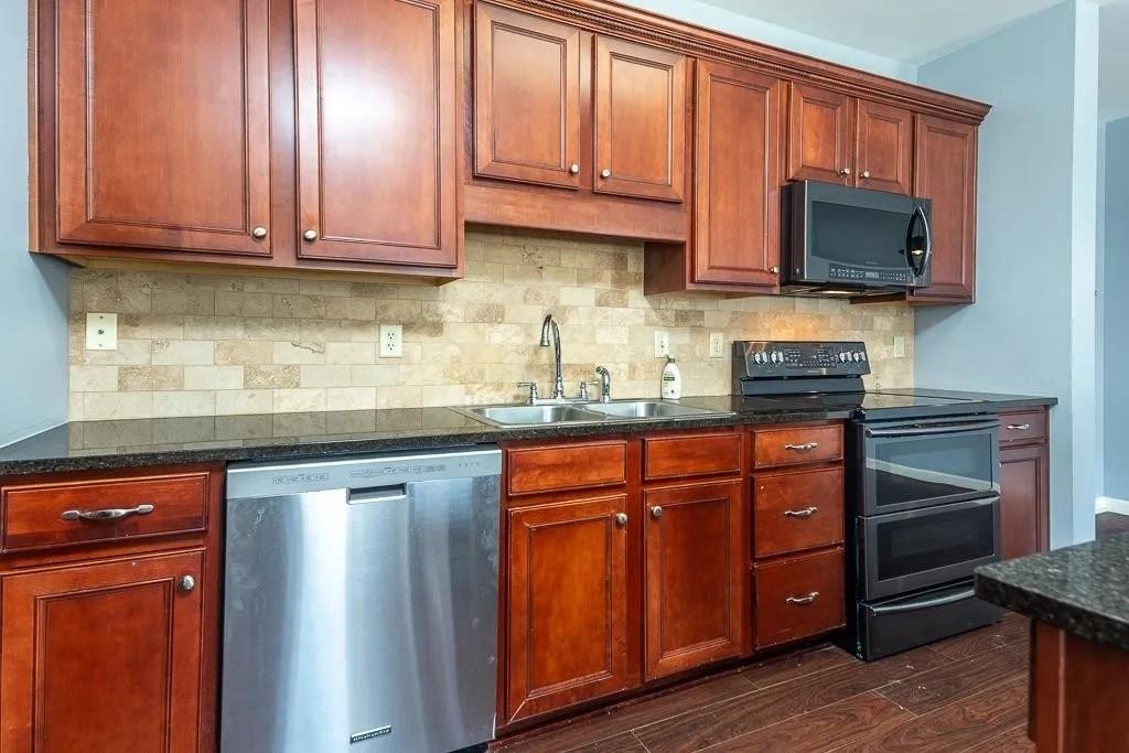 721 Litty Court, Unit 201 Memphis, TN 38103 - Photo 2 of 14