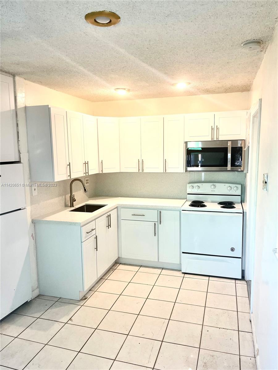 7442 Southwest 22nd Street, Unit 7442 Miami, FL 33155 - Photo 7 of 11