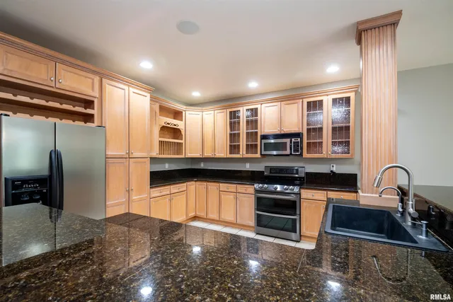 $725,000 | 5821 West Dickison Cemetery Road, Dunlap, IL 61525