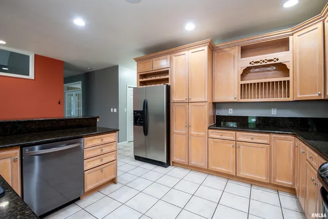 $725,000 | 5821 West Dickison Cemetery Road, Dunlap, IL 61525