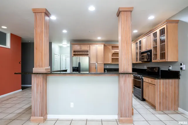 $725,000 | 5821 West Dickison Cemetery Road, Dunlap, IL 61525