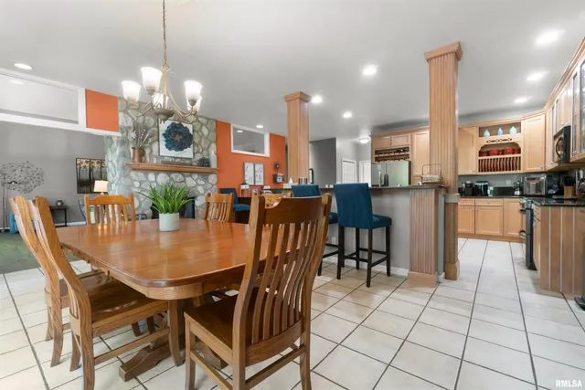 $725,000 | 5821 West Dickison Cemetery Road, Dunlap, IL 61525