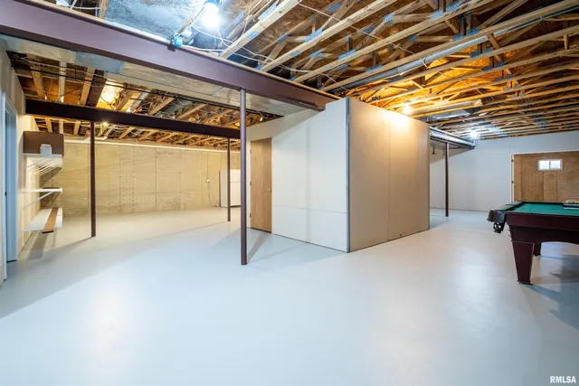 $725,000 | 5821 West Dickison Cemetery Road, Dunlap, IL 61525