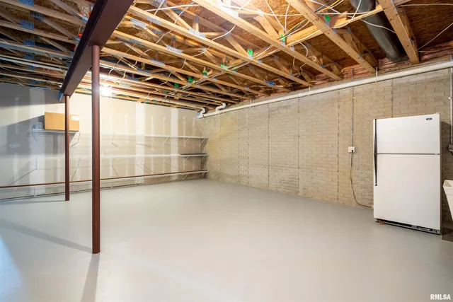 $725,000 | 5821 West Dickison Cemetery Road, Dunlap, IL 61525