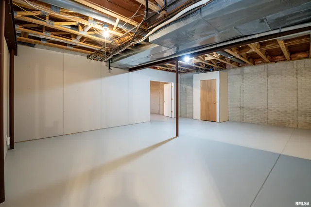 $725,000 | 5821 West Dickison Cemetery Road, Dunlap, IL 61525