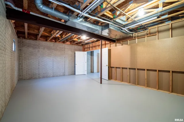 $725,000 | 5821 West Dickison Cemetery Road, Dunlap, IL 61525