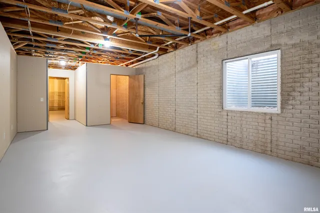 $725,000 | 5821 West Dickison Cemetery Road, Dunlap, IL 61525