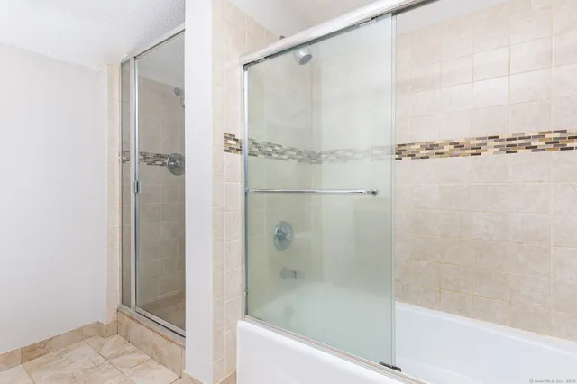 $2,750 | 25 Stanley Street, West Hartford, CT 06107