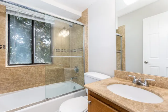 $2,750 | 25 Stanley Street, West Hartford, CT 06107