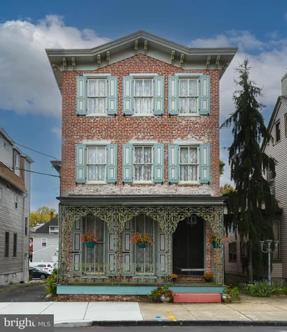 $379,000 | 71 Cooper Street, Woodbury, NJ 08096