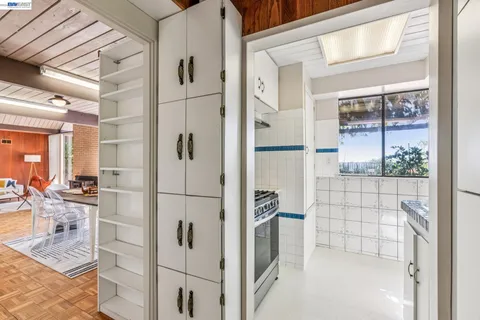 $1,250,000 | 8077 Shay Drive, Oakland, CA 94605